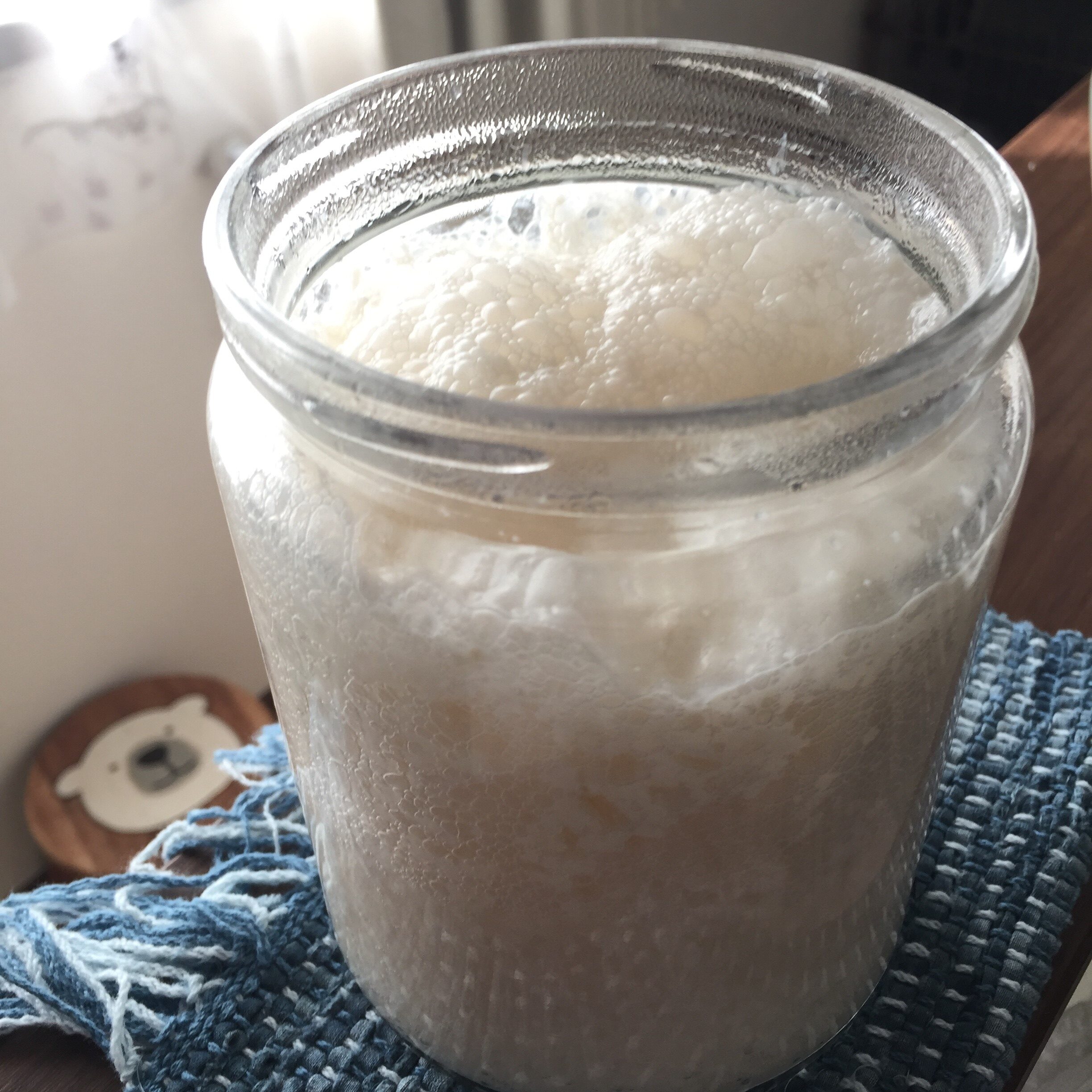 瓶に入った米麹酵母